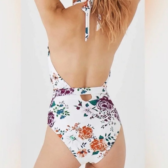 NWT ๐บHP๐บ CUPSHE White Floral One Piece Ruched Halter Swimsuit XL - Picture 2 of 8